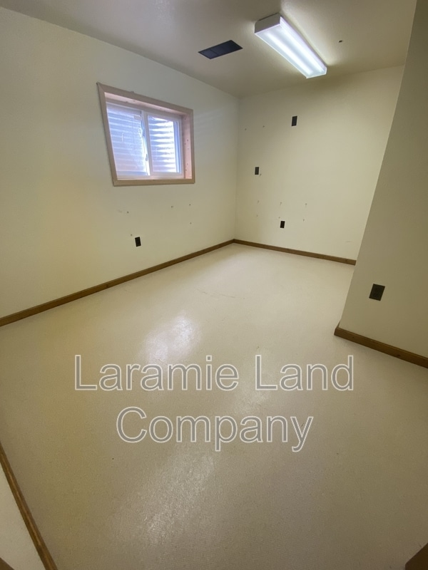 Building Photo - 2664 W Jefferson St