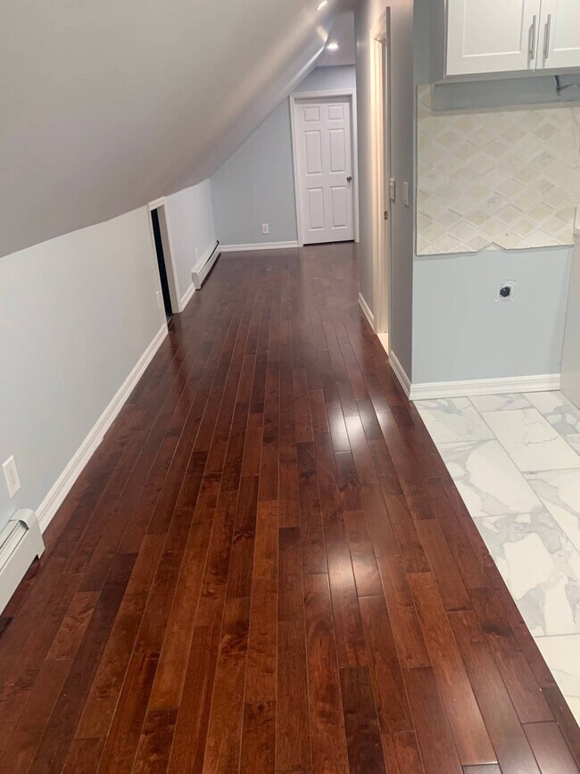 Building Photo - 46 Cowles Ave