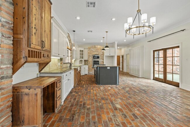 Building Photo - 4329 Edgewater Dr