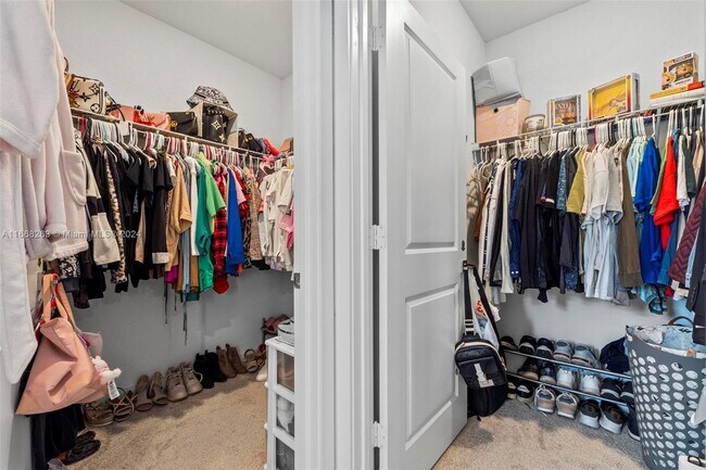 Building Photo - 765 SE 19th St