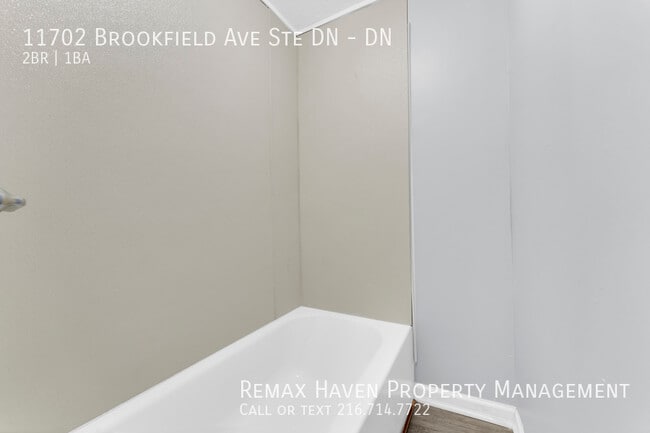 Building Photo - 11702 Brookfield Ave
