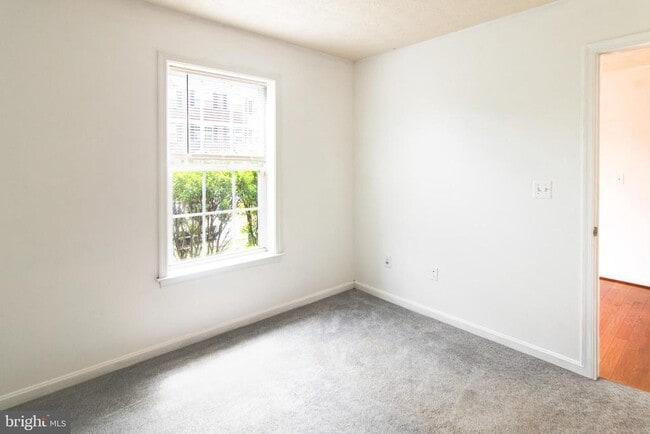 Building Photo - 104 Stingray Ct