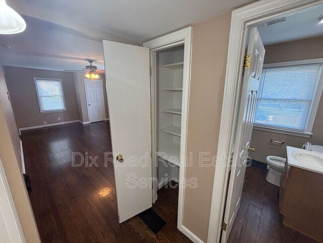 Building Photo - 600 Valleyview Dr