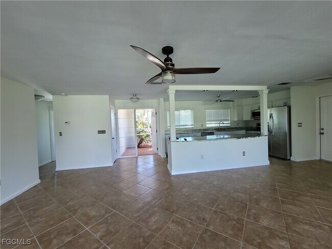 Building Photo - 3829 SE 10th Ave