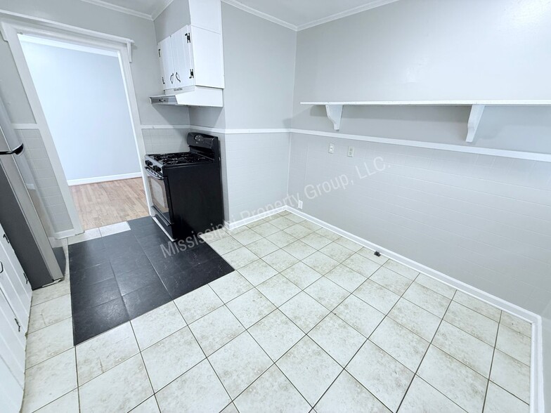 Building Photo - 509 S 18th St