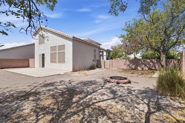 Building Photo - 2681 Park Creek Ln