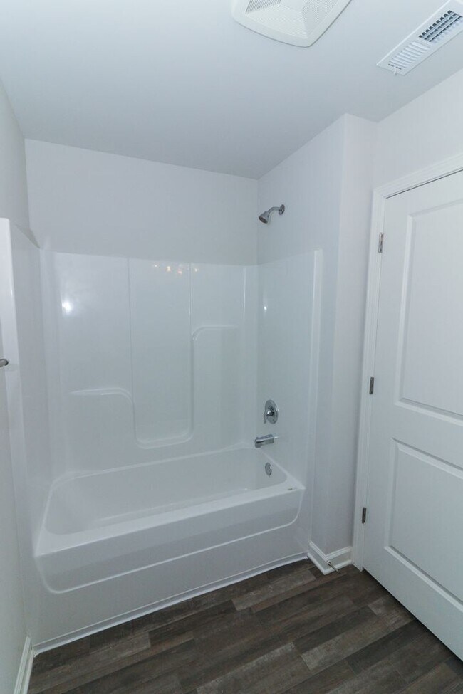 Building Photo - 132 Elegance Wy