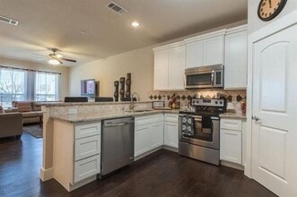 Building Photo - 203 Belleville Dr