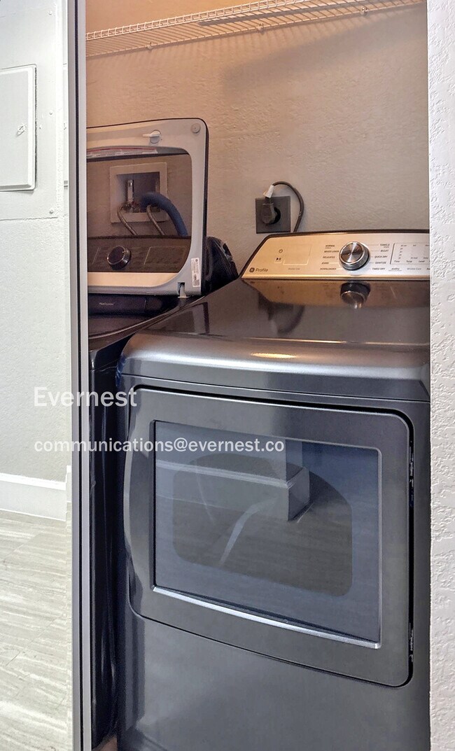 Building Photo - 13601 Frigate Ct