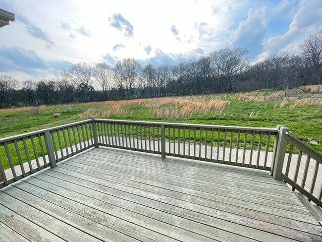 Building Photo - Crutcher Station home off Station Camp Blvd!