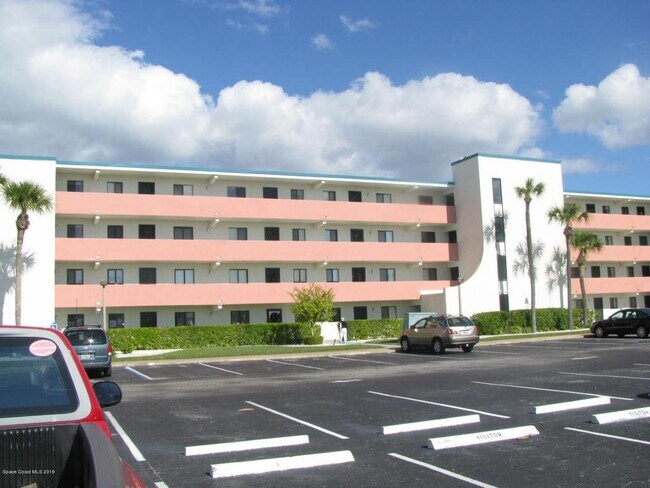 Primary Photo - 2467 S Washington Ave
