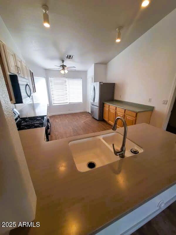 Building Photo - 8136 W Stella Ave