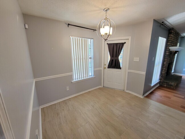 Building Photo - 2256 Orion Lake Dr