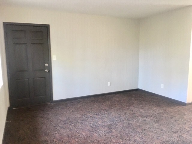 Building Photo - 100 Branham Ave SW