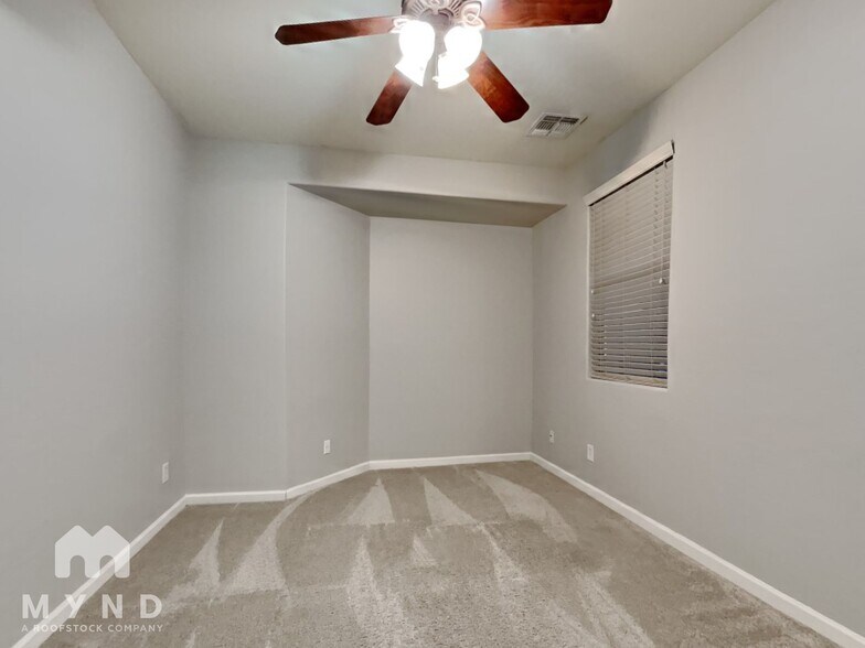 Building Photo - 17964 W Carol Ave