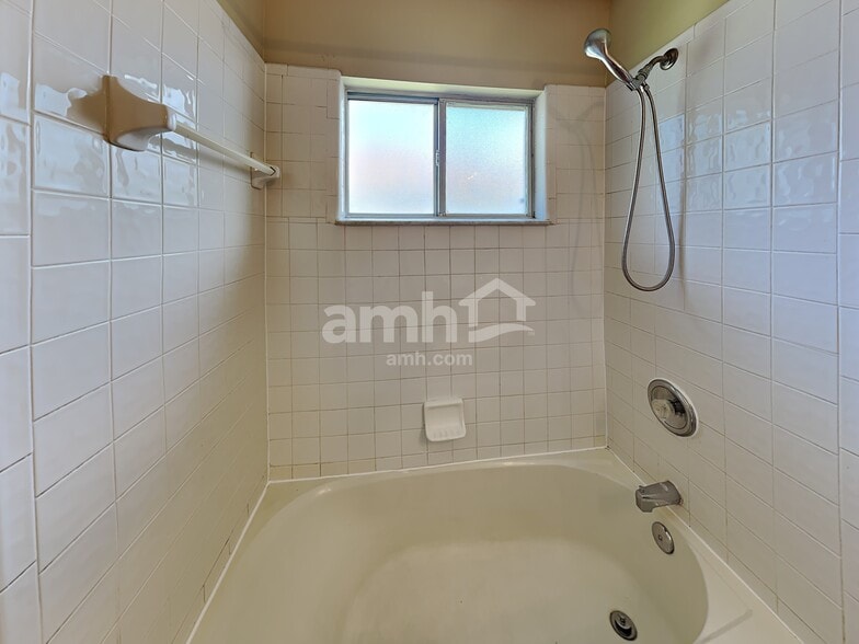 Building Photo - 3154 Fox Squirrel Dr