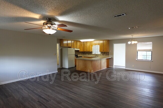 Building Photo - 5122 Presidents Cir