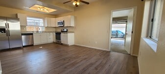 Building Photo - 1388 Palomar Pl