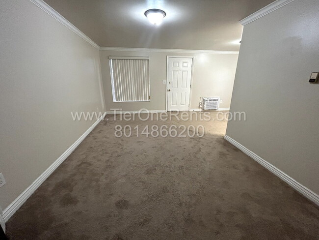 Building Photo - NO DEPOSIT option available for qualified ...