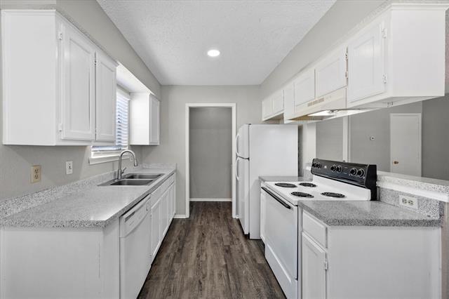 Building Photo - 606 Kings Way Dr