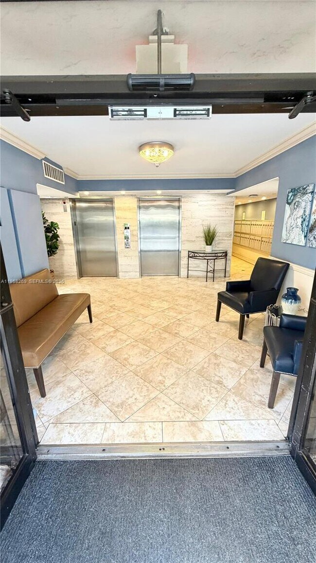 Building Photo - 3520 Oaks Way