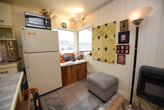 Building Photo - 759 MT-2