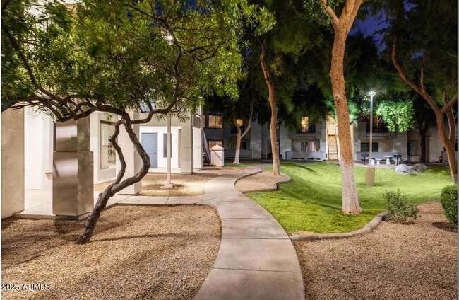 Building Photo - 1250 W Grove Pkwy