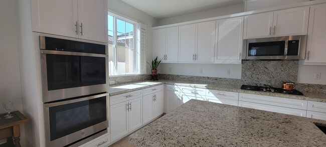 Building Photo - Gorgeous New Lennar Home - Lots of Upgrades - Solar- Must See