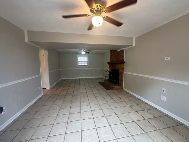 Building Photo - Vinton/Roanoke County 4 BR!