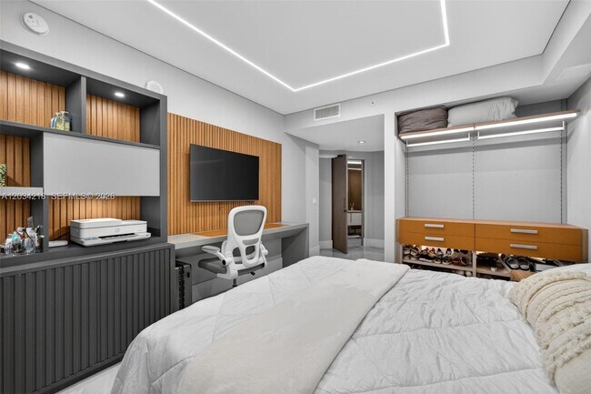 Building Photo - 300 Sunny Isles Blvd