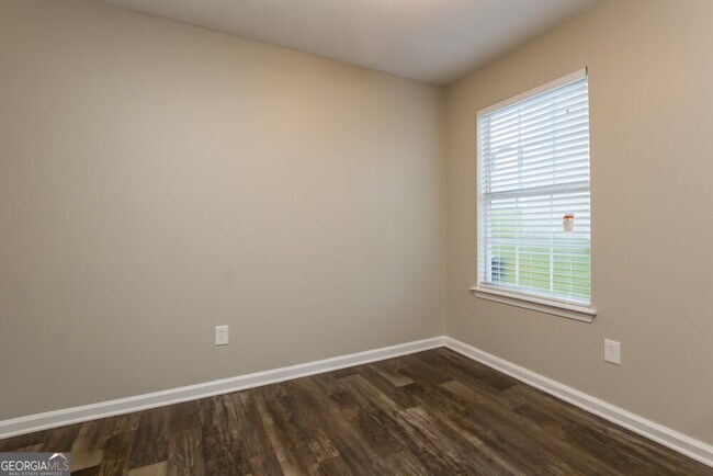 Building Photo - 6973 Foxmoor Way