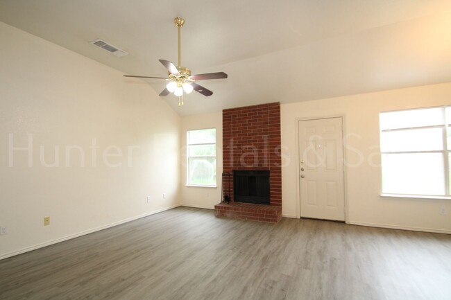 Building Photo - Perfect Four-Bedroom!