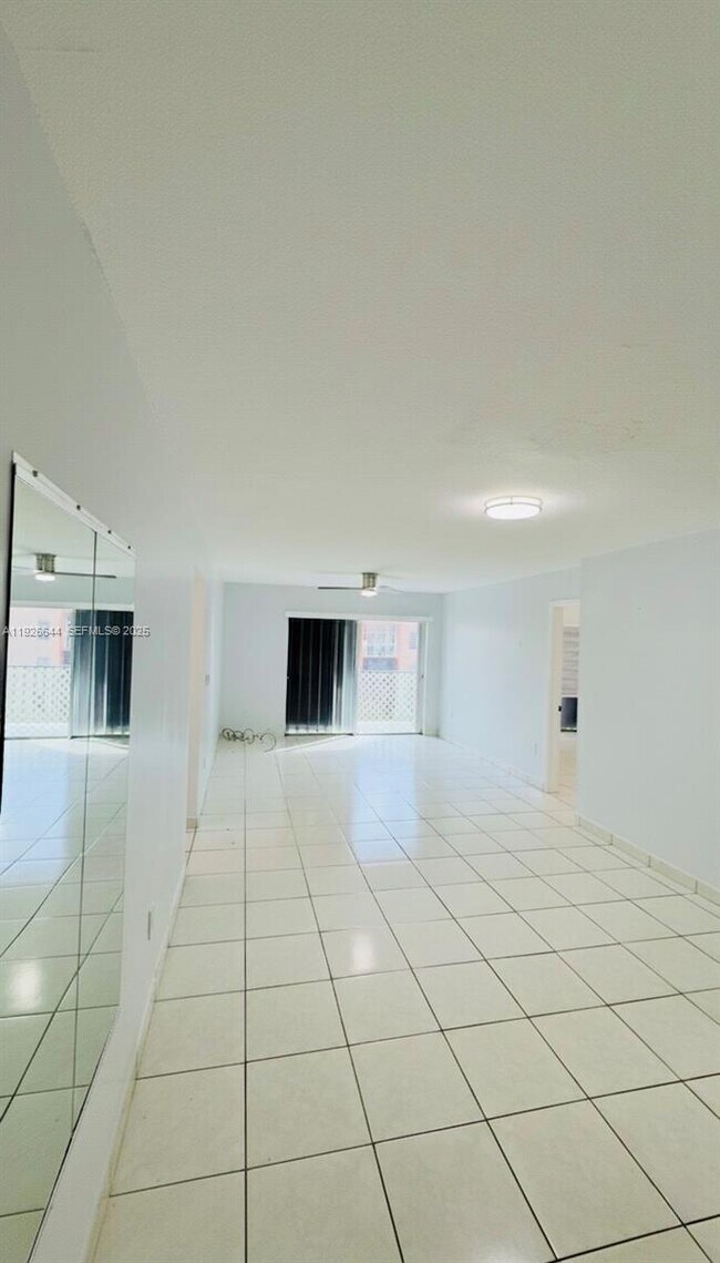 Building Photo - 6070 W 19th Ave