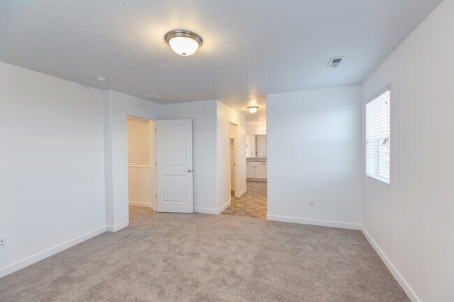 Master Bedroom - 3011 South Red Pine Drive