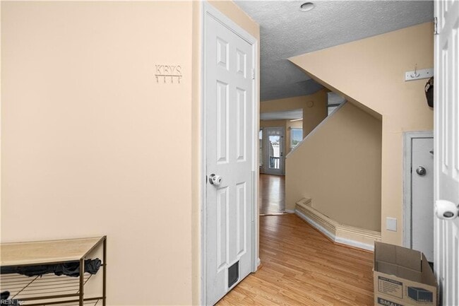 Building Photo - 63 Waters Edge Cir