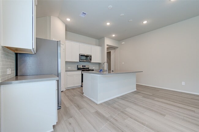 Building Photo - 9515 Sierra Crst Ln