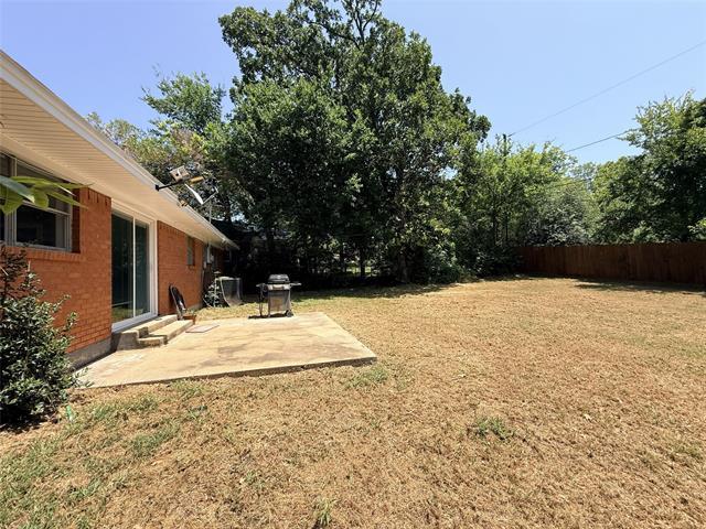 Building Photo - 1336 Crestview Dr