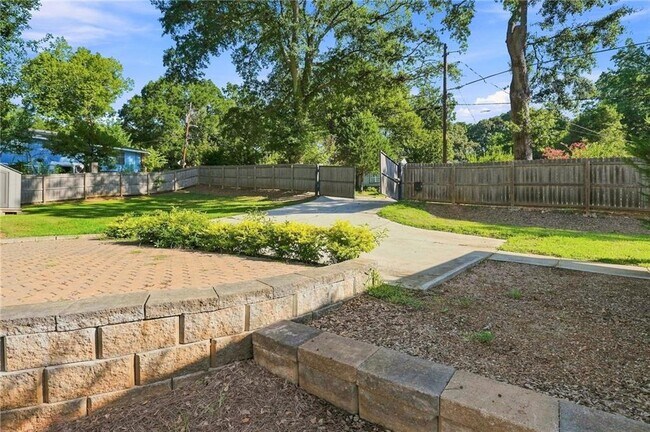 Building Photo - 1375 Miller Reed Ave SE