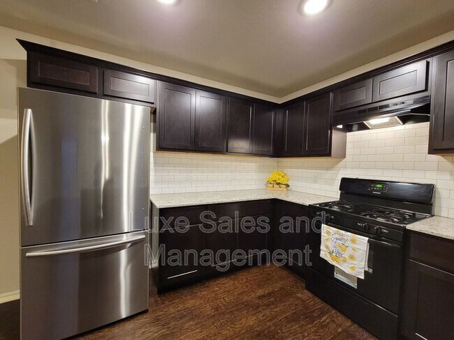 Building Photo - 8808 SW 45th St