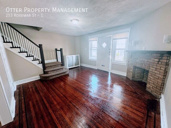 Building Photo - 253 Rosemar St