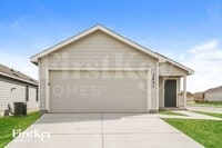 Building Photo - 2451 Lake Hls