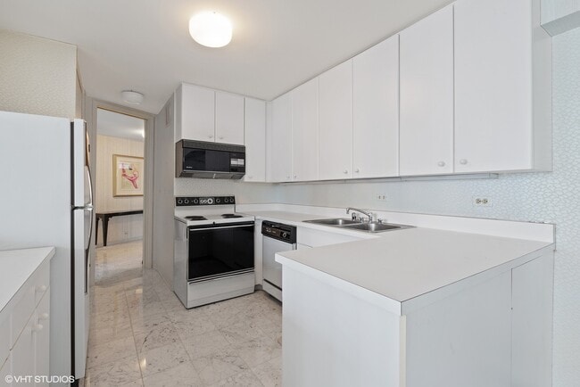 Building Photo - 505 N Lake Shore Dr