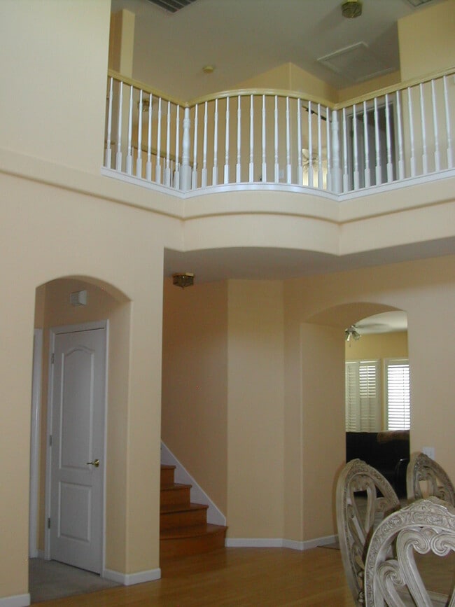 Building Photo - 267 W Springer Dr