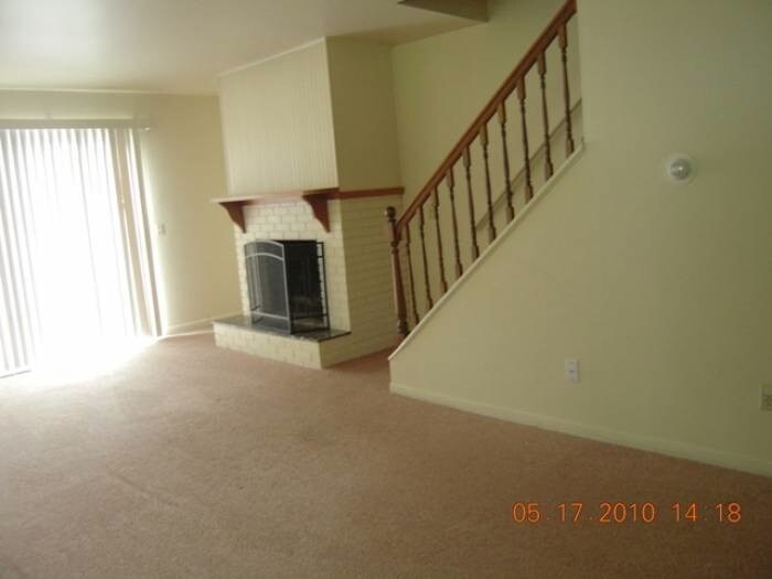 Building Photo - 1634 Greencrest Ave