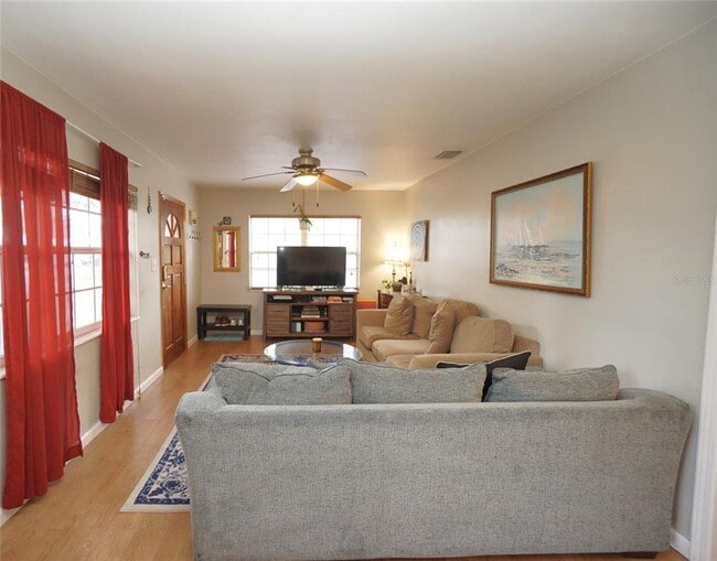 Building Photo - 5611 N McKay Ave