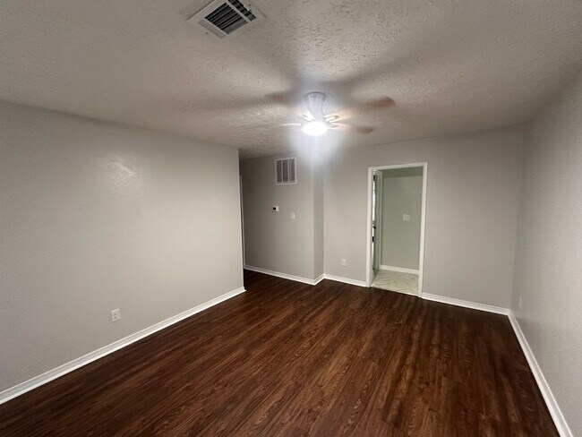 Building Photo - 4446 Aristocrat Ln