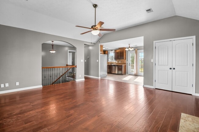 Building Photo - 2200 Trophy Trce