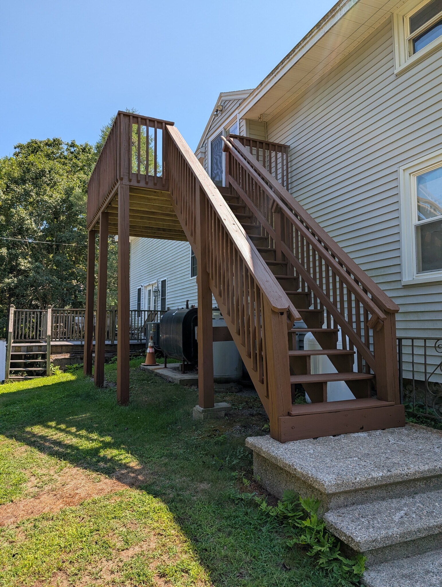 Building Photo - 127 Forest St
