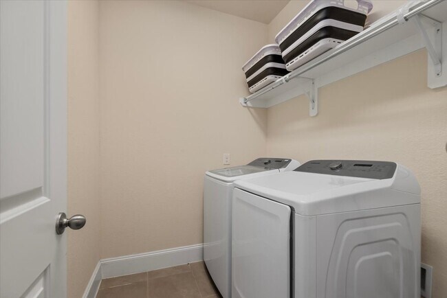 Building Photo - 11231 Dunstan Hill Dr