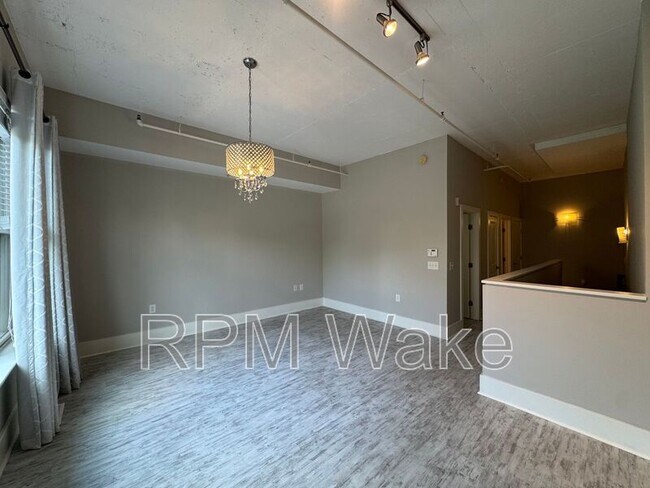 Building Photo - 444 S Blount St